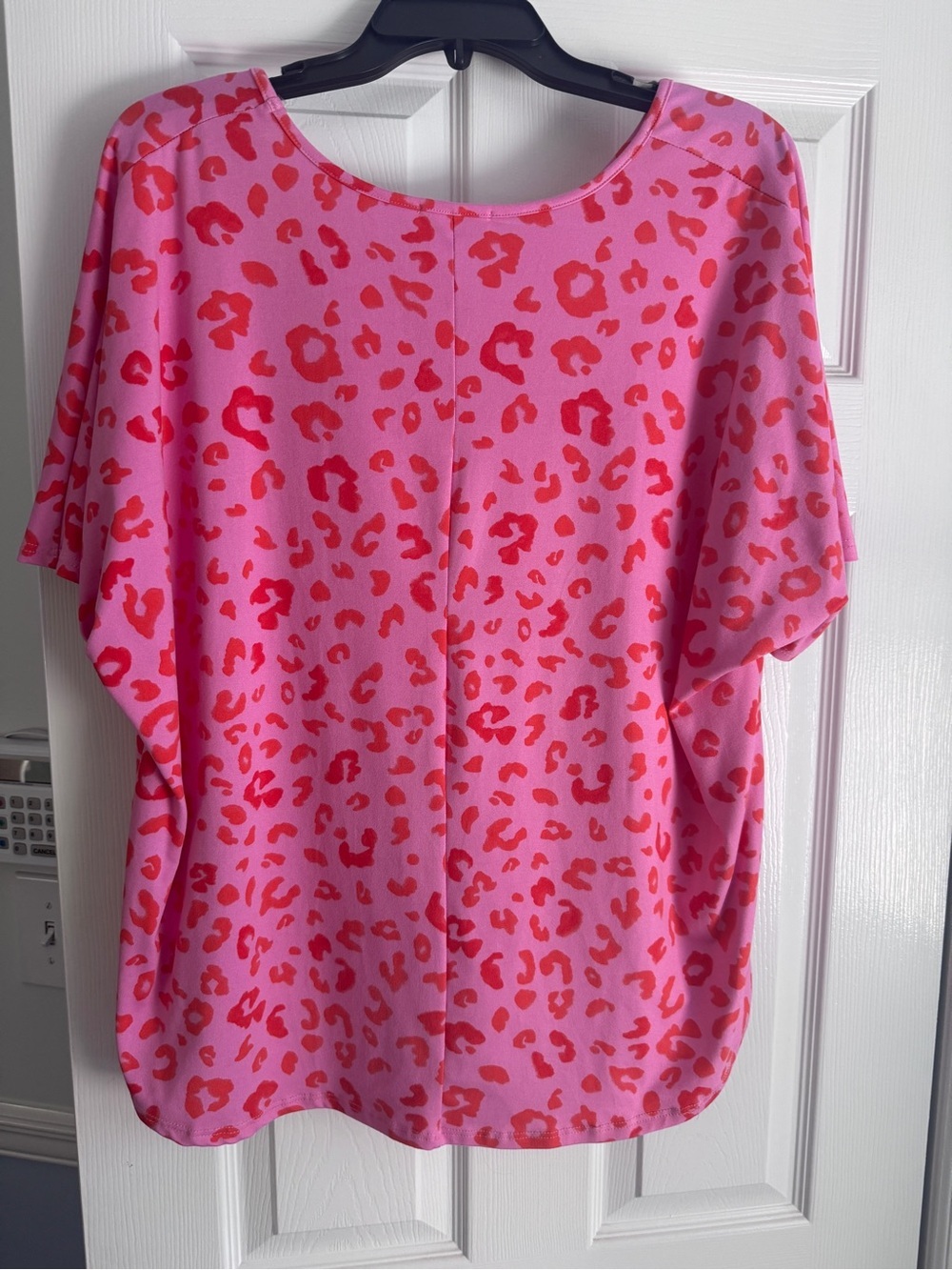 entro Pink and Red Leopard-Print Top Short-Sleeve Shirt - Picture 2 of 4